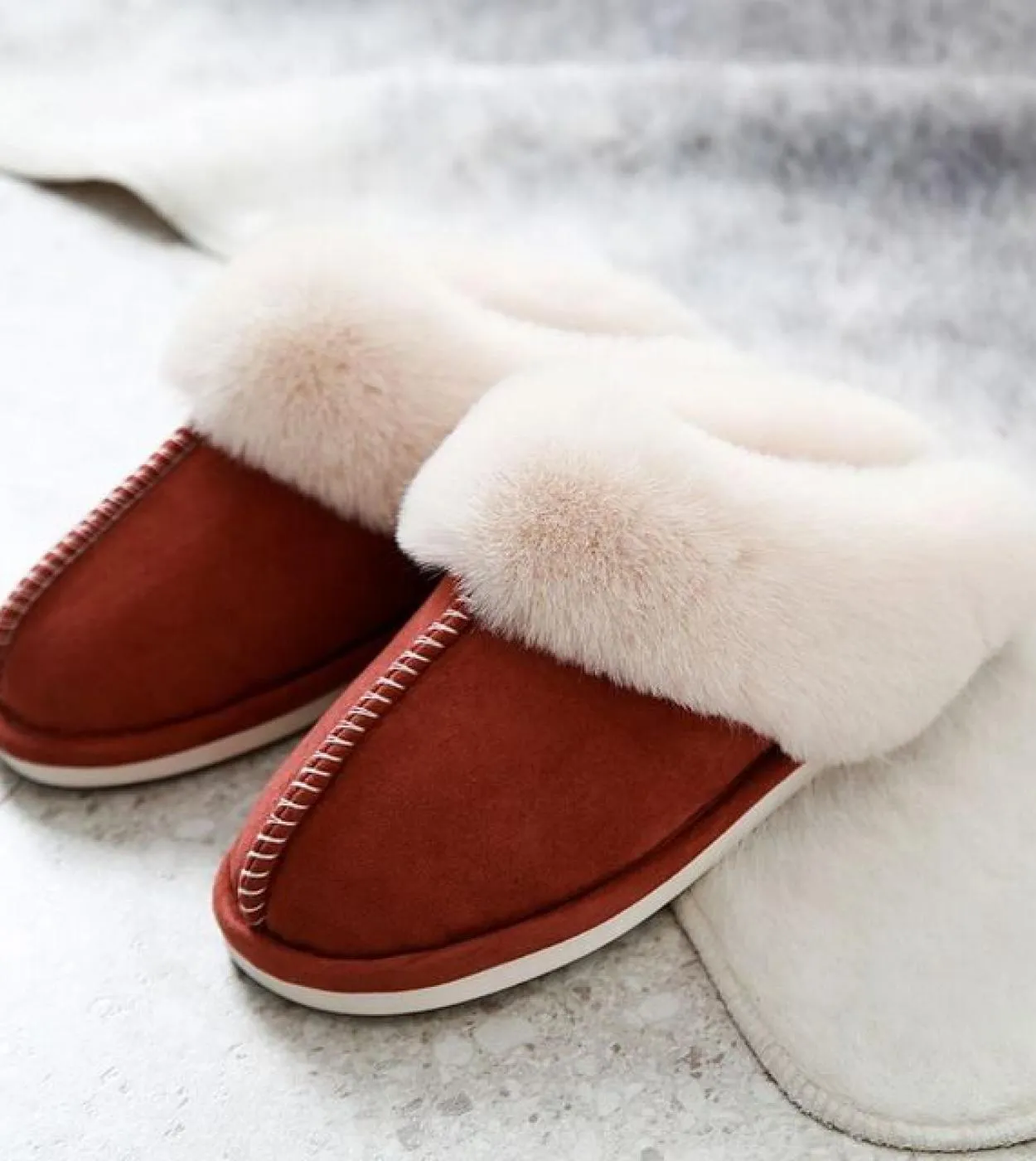 2023 Nuove pantofole piatte per la casa calde e morbide Pantofole invernali comode e morbide leggere Scarpe in cotone da donna P